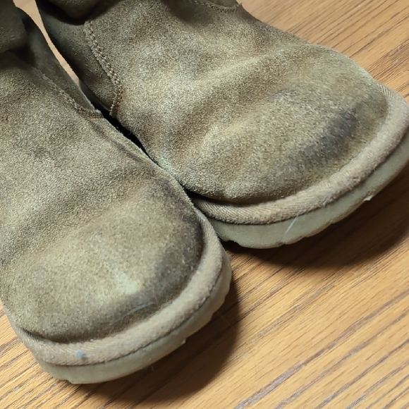 Uggs Brown Leather Kids Boots - Picture 4 of 8